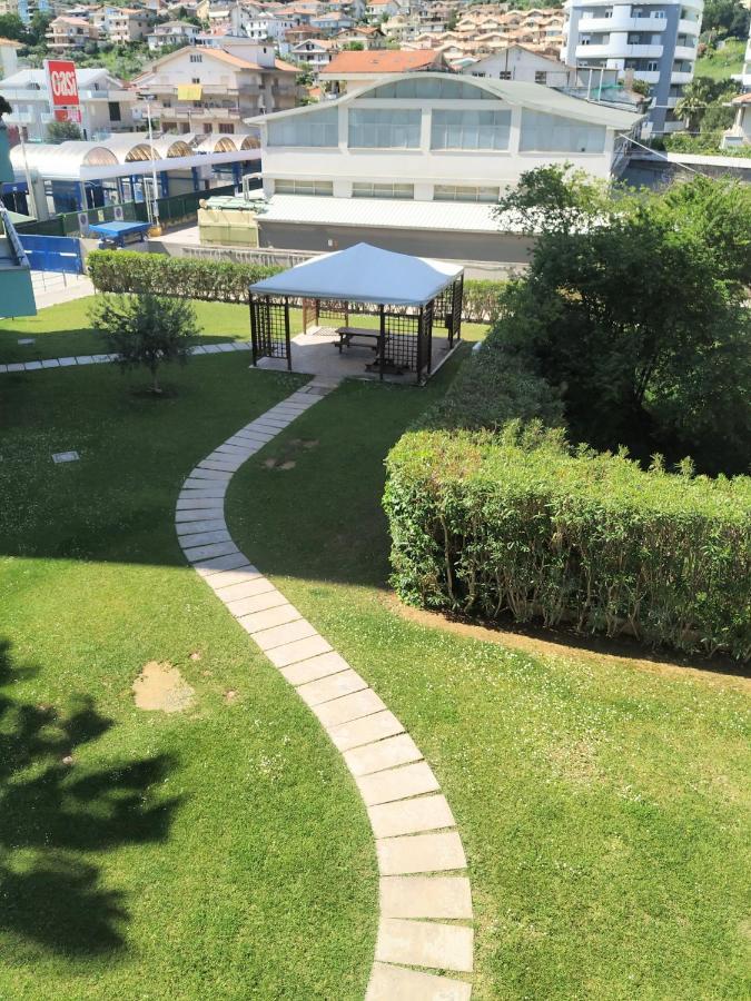 Appartamento Le Palme Montesilvano Exterior foto